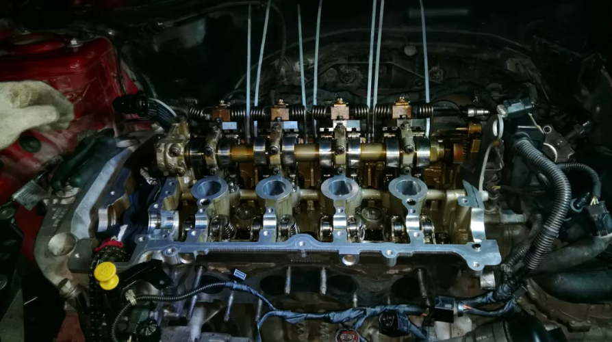 汽車燒機(jī)油，換了氣門油封沒(méi)解決，能不能大修？老技工說(shuō)了實(shí)話！